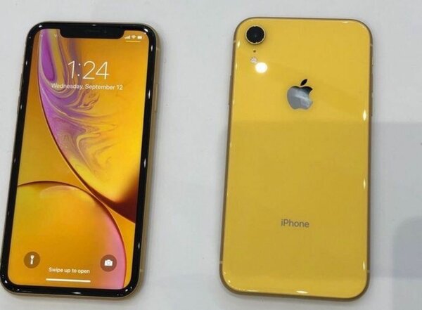 iPhone XR jaune élégant
