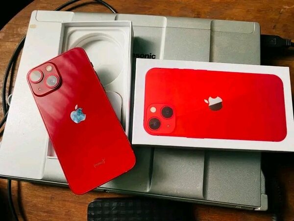 iPhone 13 Rouge 128GB Débloqué