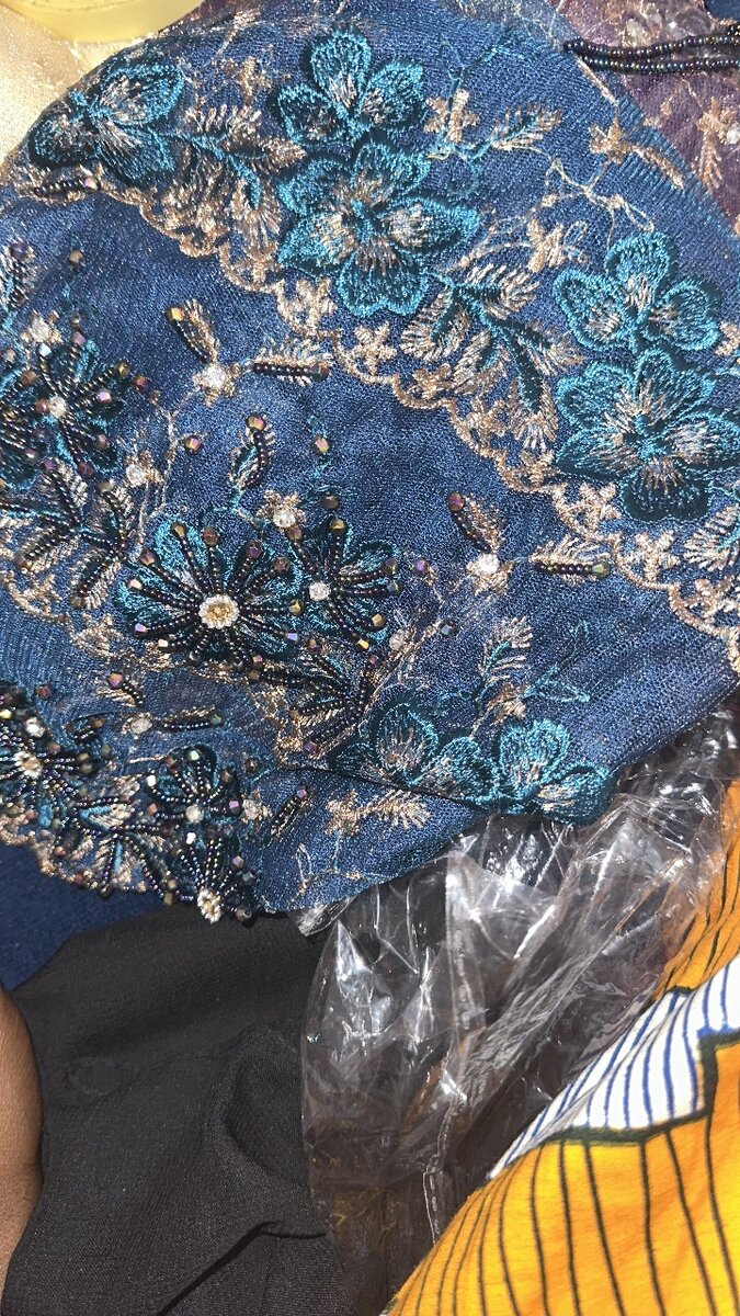 Écharpe perlée élégante