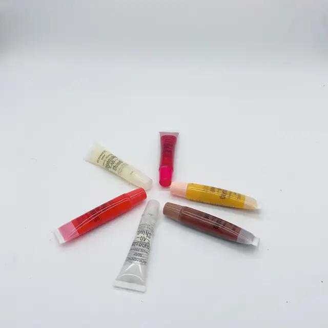 Brillant à lèvres hydratant 12