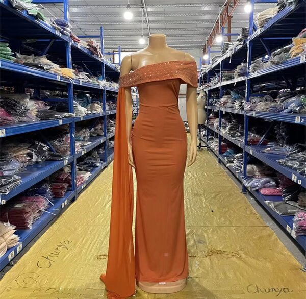 Robe Épaule Dénudée Élégante