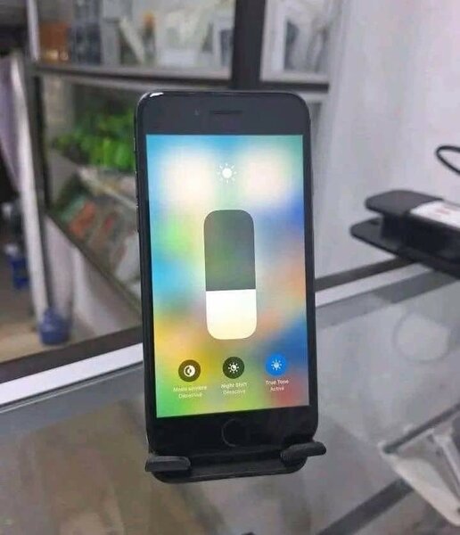 iPhone 8 64GB Noir Déverrouillé