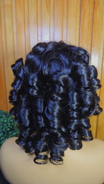 Bouncy noir L16" 13x6 lace