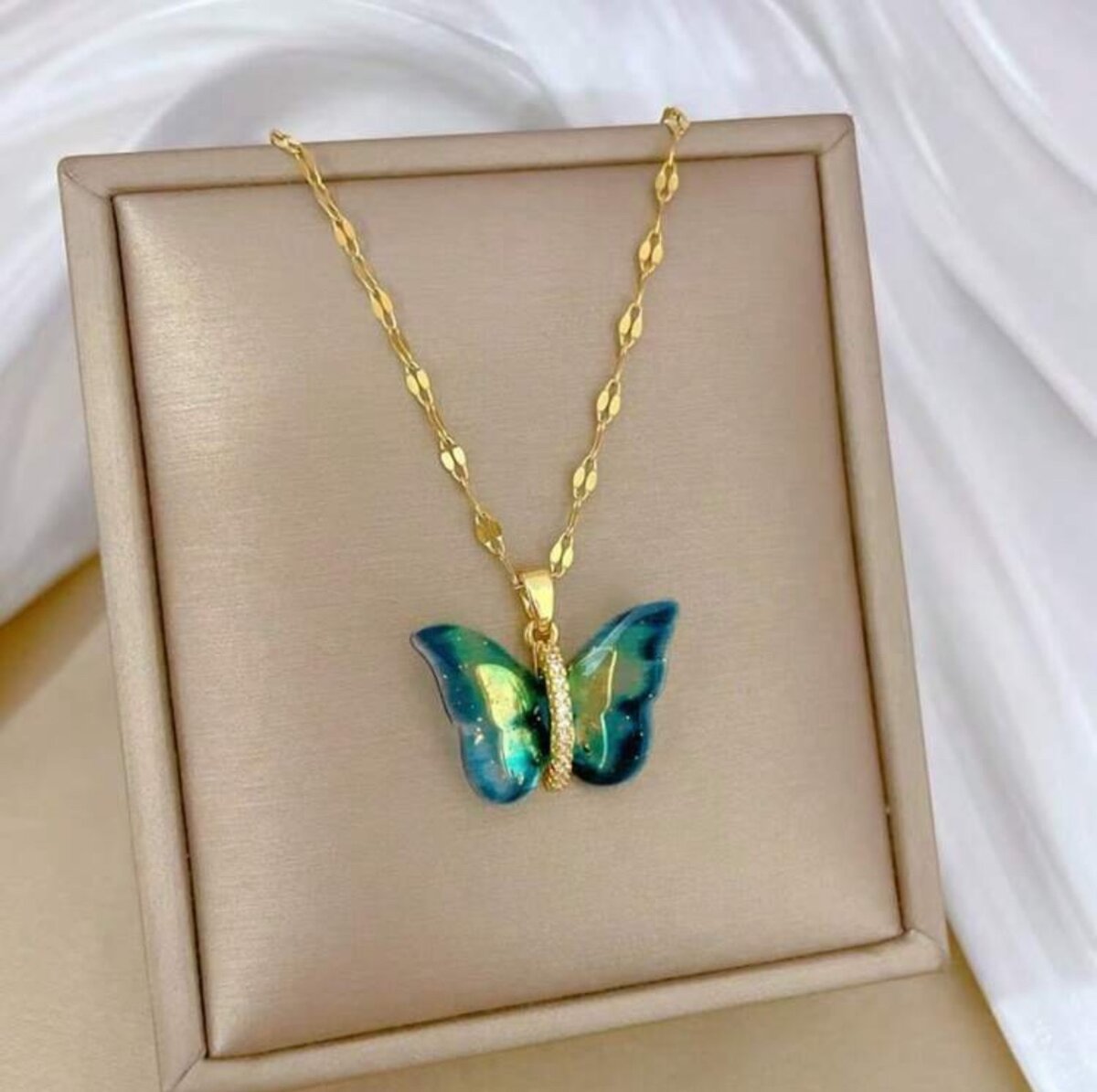 Fadeless  butterfly necklace