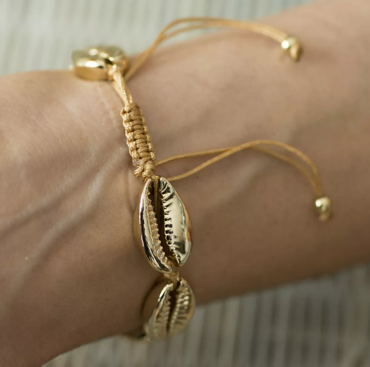 Bracelets cauris en or et argenté