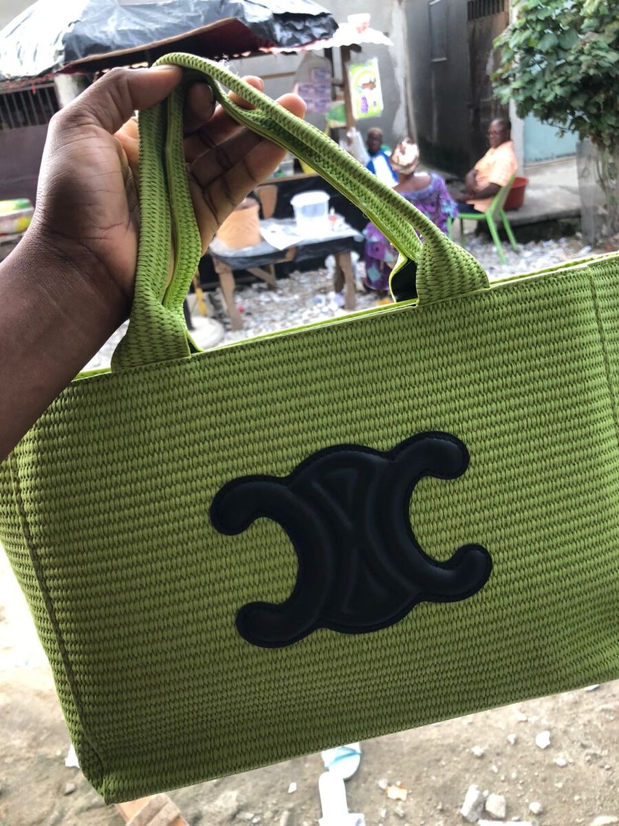 Sac à main en osier vert élégant