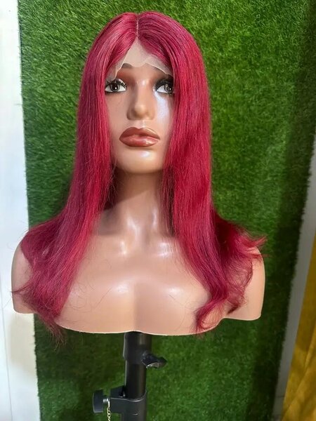 Perruque rouge synthétique