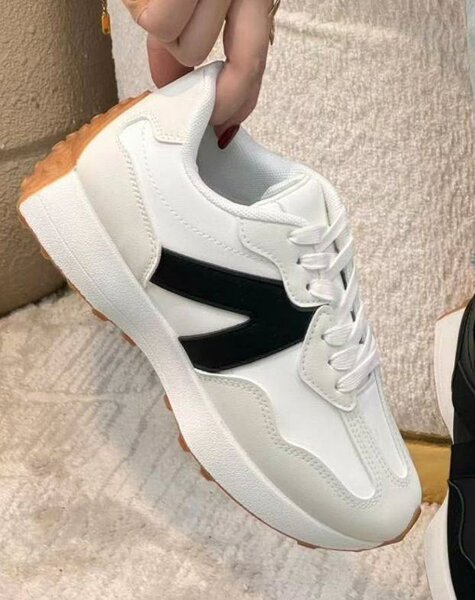 Baskets blanches modernes