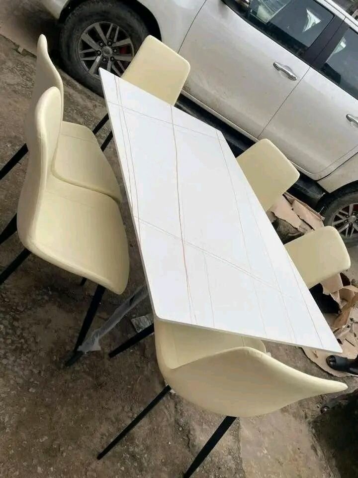 Table à manger moderne