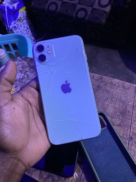 iPhone 11 simple