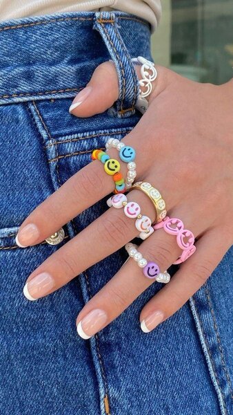 Bracelets colorés perles et cœurs