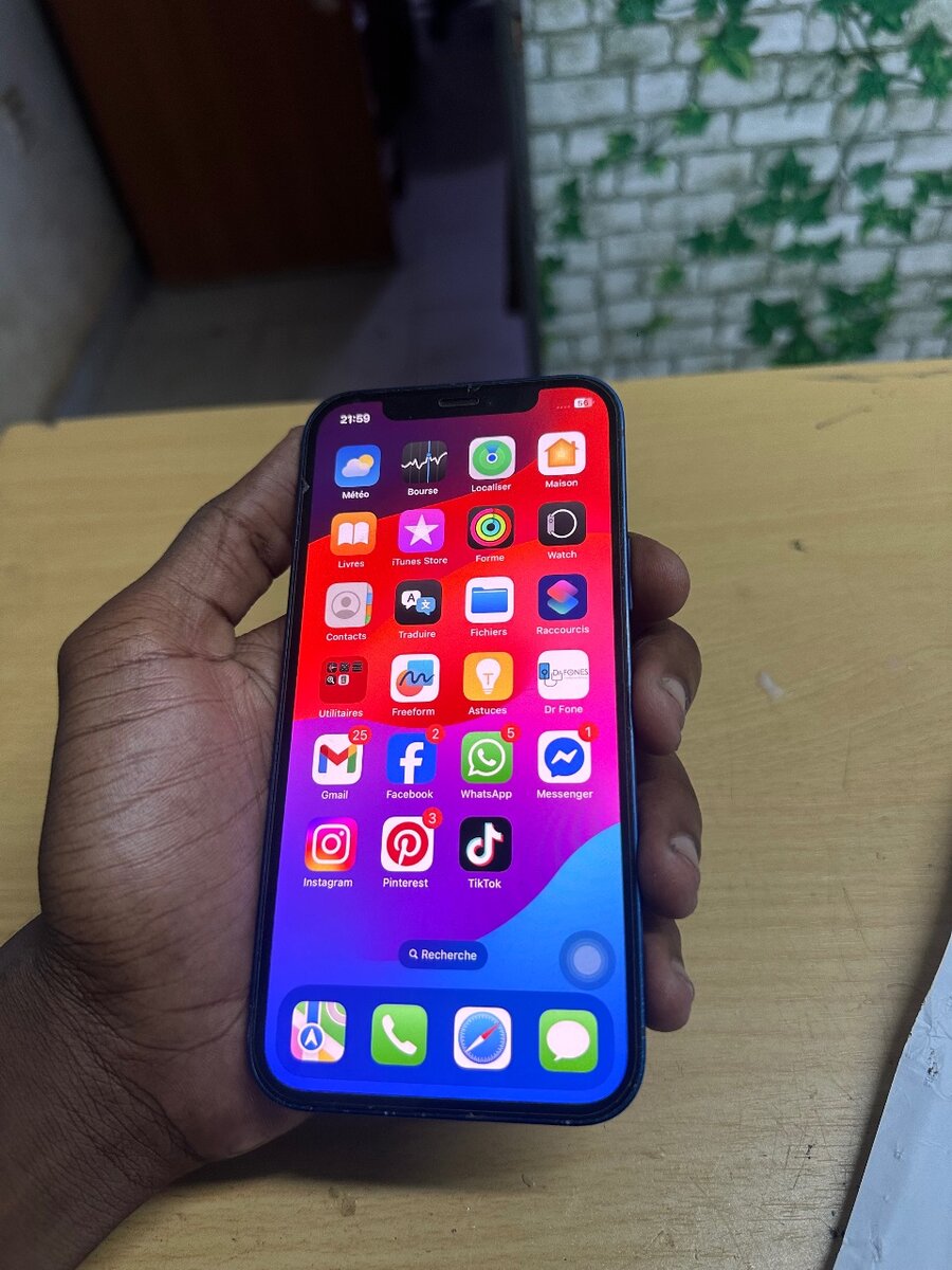 iPhone 12 simple 64go