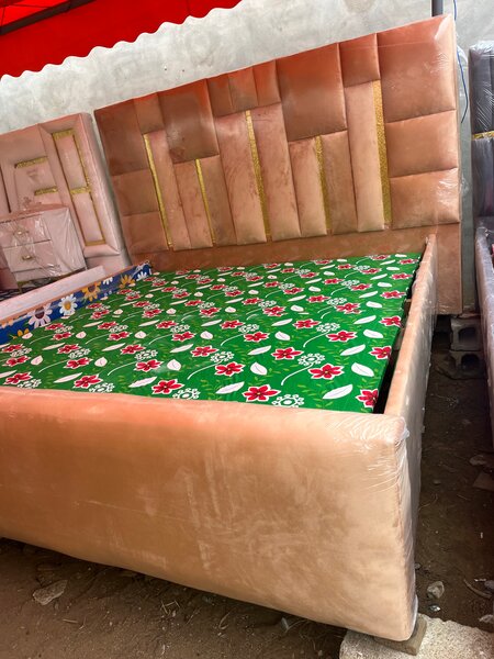 Lit double rembourré