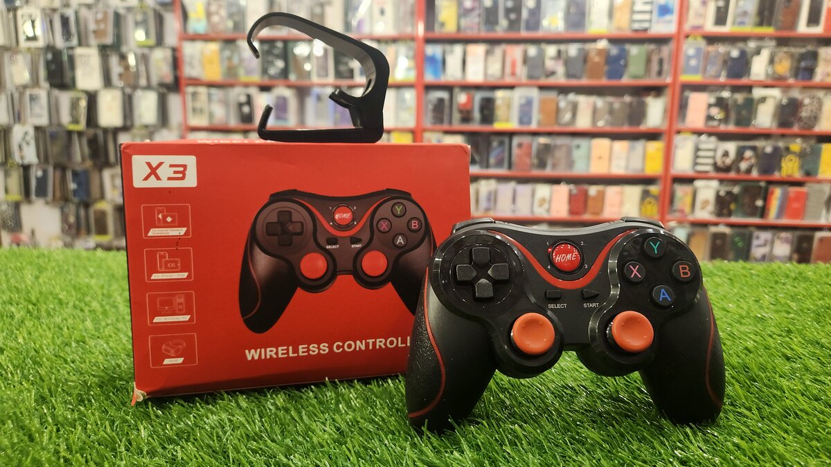 Wireless gaming controller