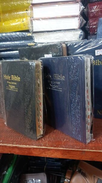 Bible en  anglais en cuir