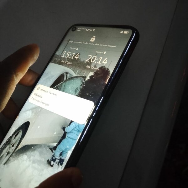 Téléphone portable Huawei noir