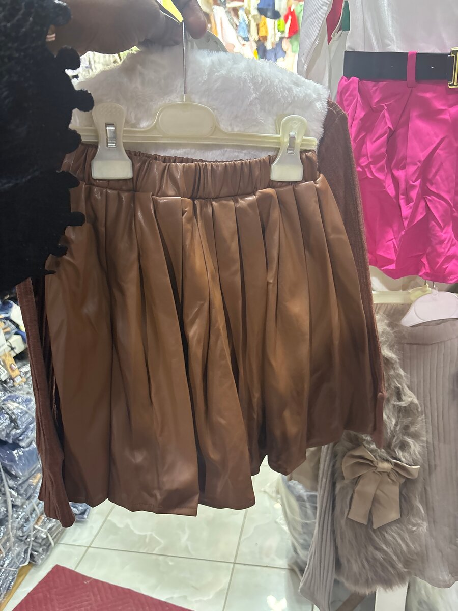 Jupe plissée en cuir