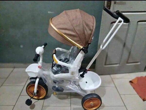 Tricycle poussette pour bébé confortable