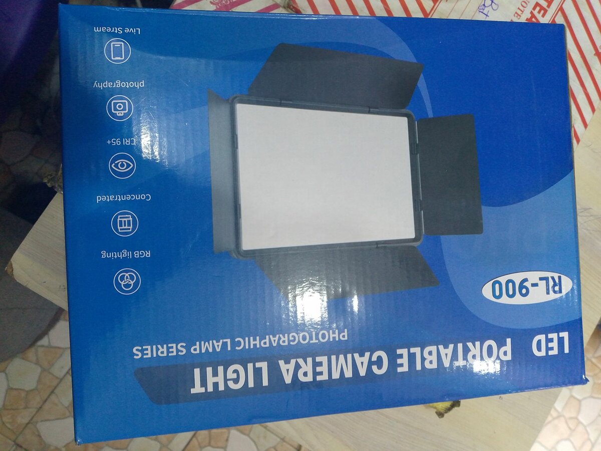 Rl~900  video light
