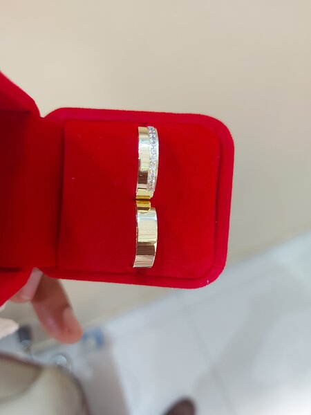 Anneaux de mariage en or élégants