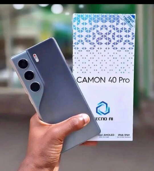 Smartphone Tecno AI Camon 40 Pro