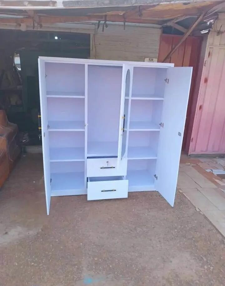 Armoire, placard, commode