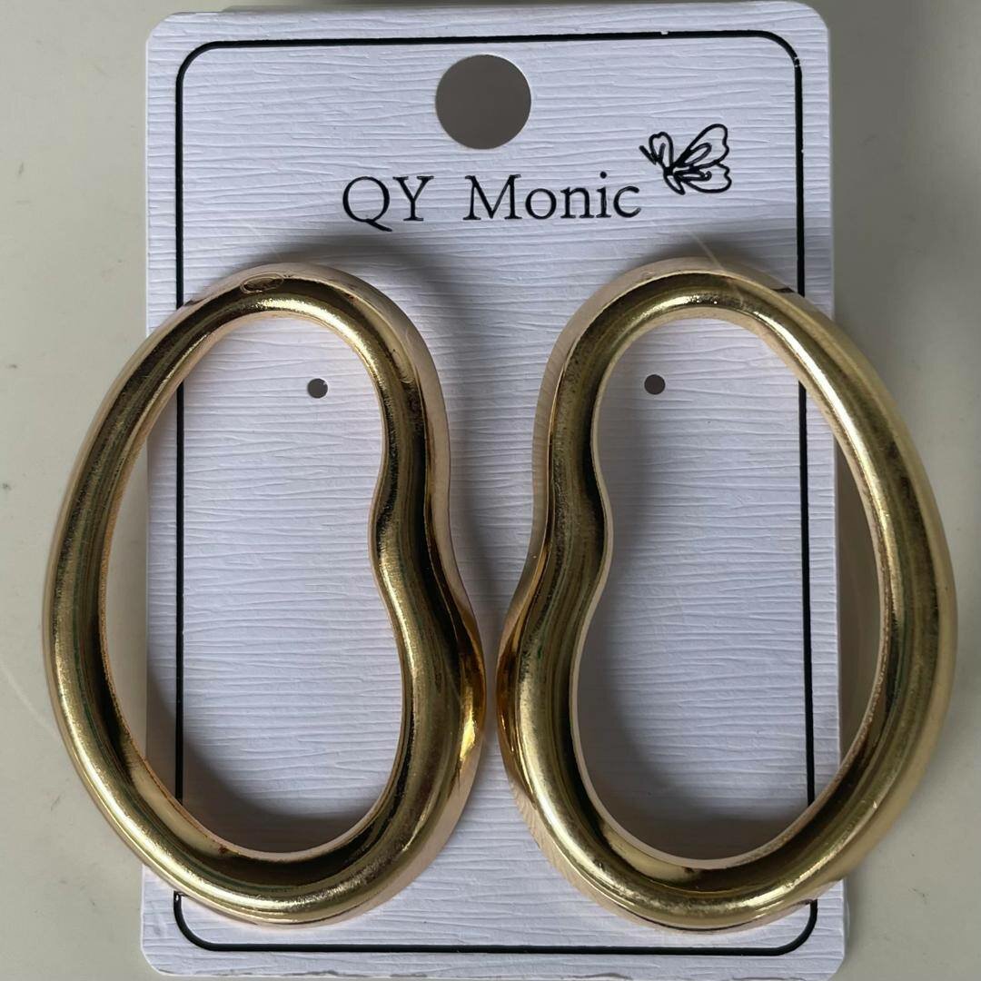 Boucles d'oreilles dorées élégantes