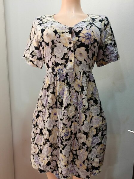 Robe fleurie élégante femme