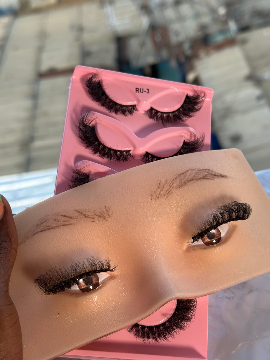 Extension de cils volumineux