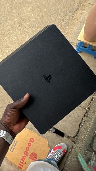Console PlayStation 4 Slim