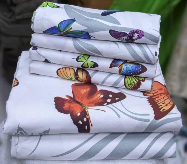 set includes 2 bedsheets and 4 pillowcases