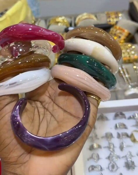 Bracelet en résine coloré