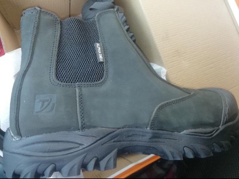 Alpha Dieu safety boots