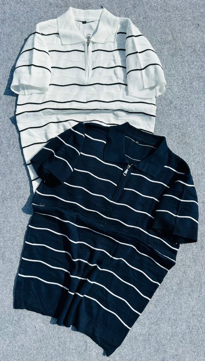 Polo à rayures et motifs Grecs