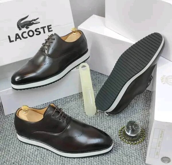 Chaussures Lacoste en cuir noir pour hommes