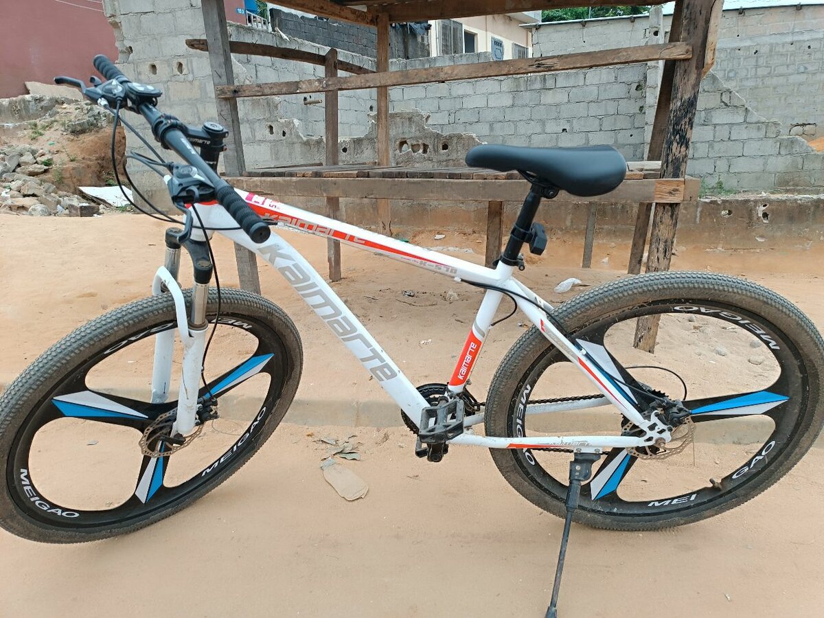 Vélo VTT tout-terrain robuste