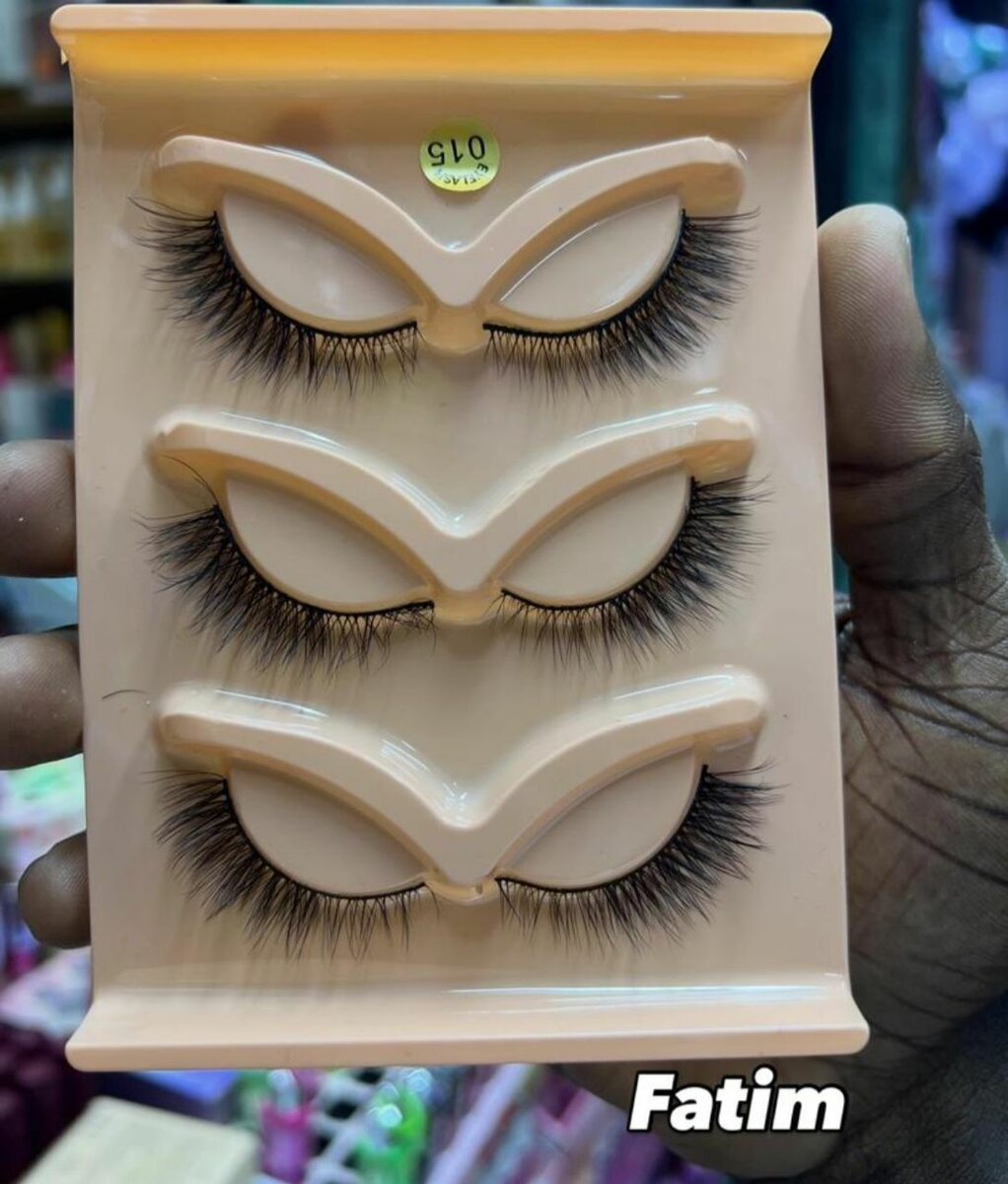 Faux Cils Volumineux