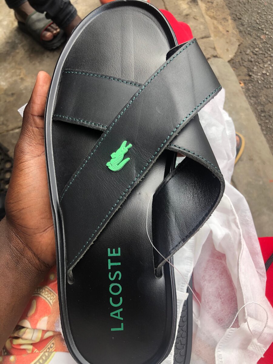 Sandales Lacoste élégantes