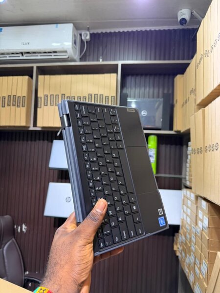 Ordinateur Portable 2-en-1 Tactile