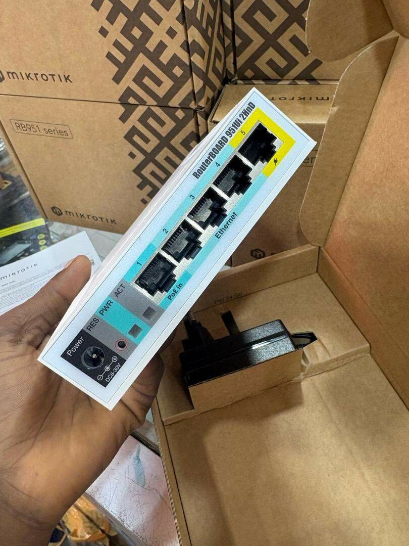Routeur MikroTik RB951G - Rapide