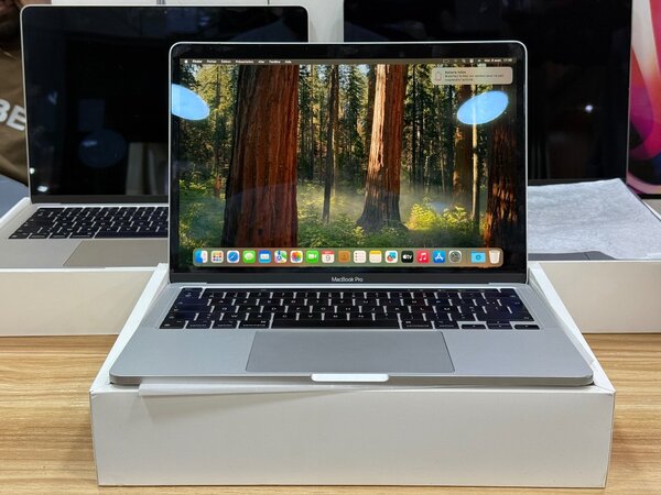 MacBook Pro M2  8G / 256G
