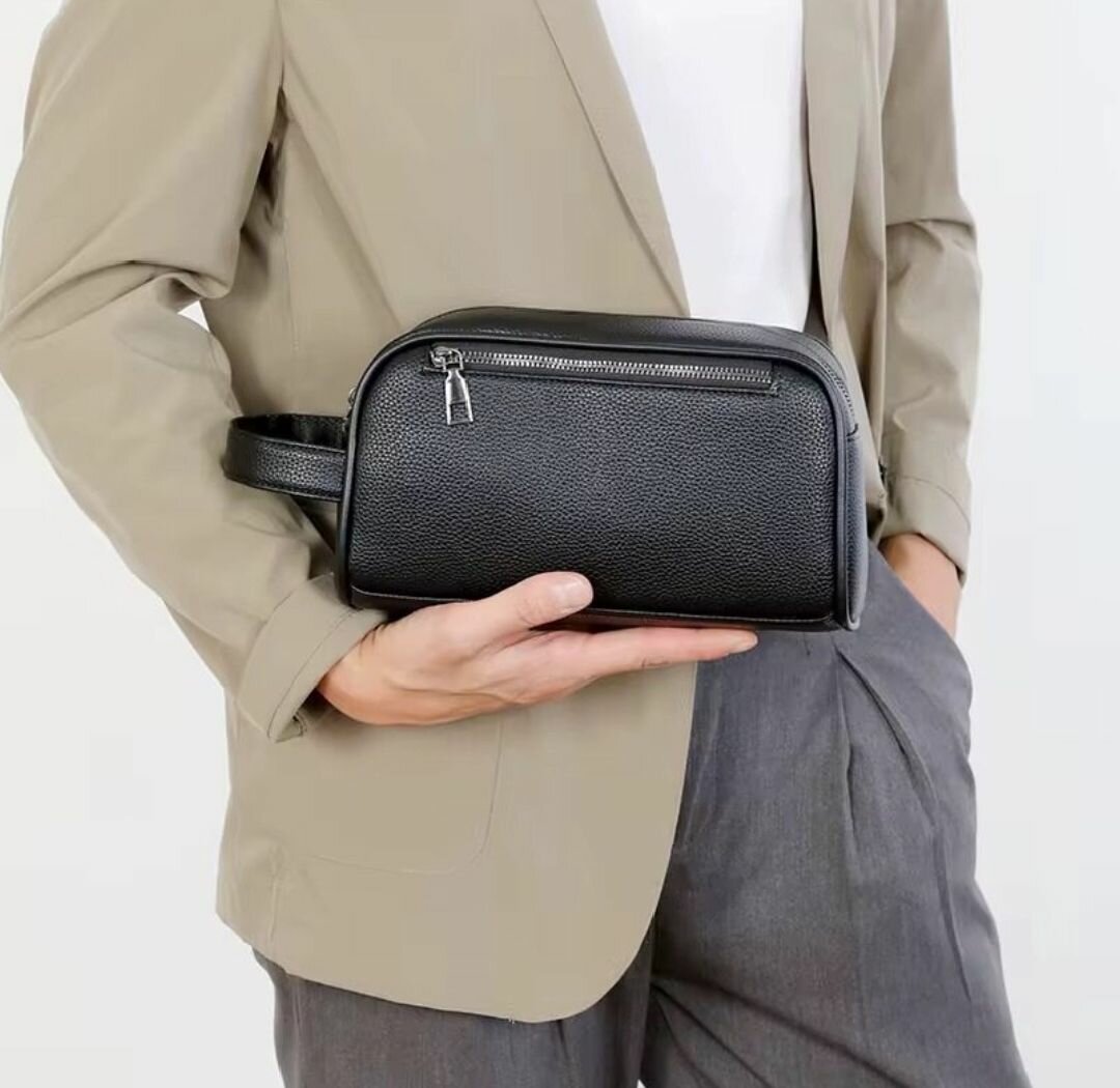 Trousse de Voyage en Cuir