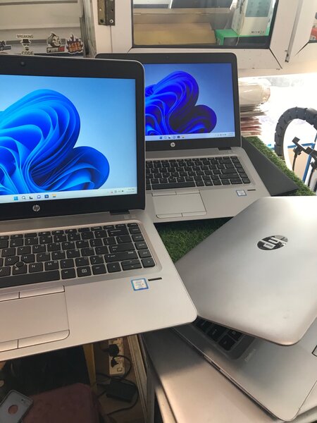 Hp Elitebook 830 G4 core i5 6th gen