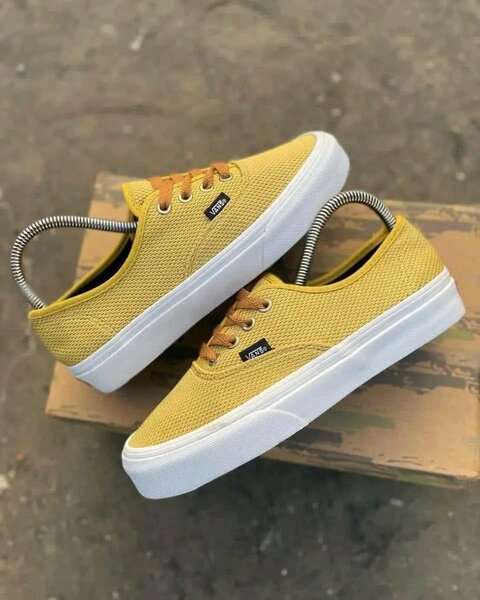 Baskets jaunes Vans décontractées