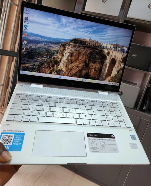 HP ENVY LAPTOP