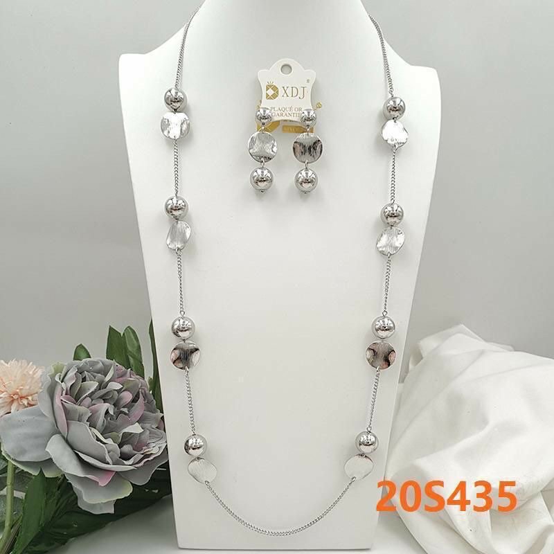 Parure Collier et Boucles d'oreilles Élégantes