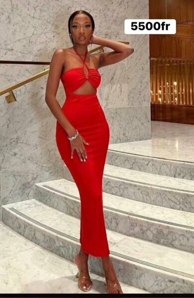 Robe longue rouge élégante