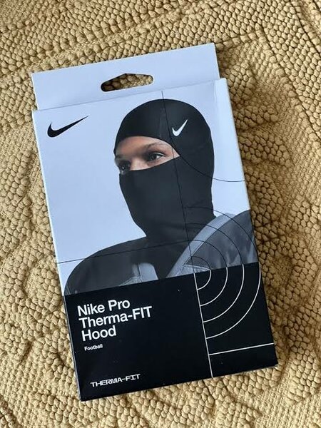 Nike Pro Therma-FIT Hood
