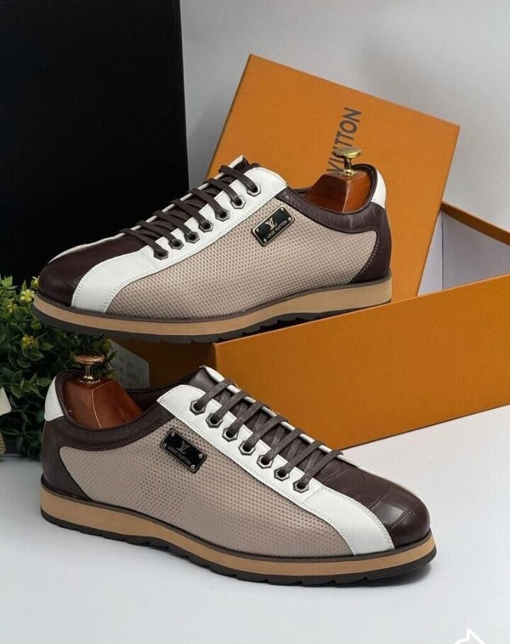 SOULIER LOUIS VUITTON EN CUIR