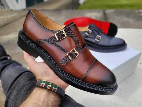 Chaussures habillées en cuir élégantes